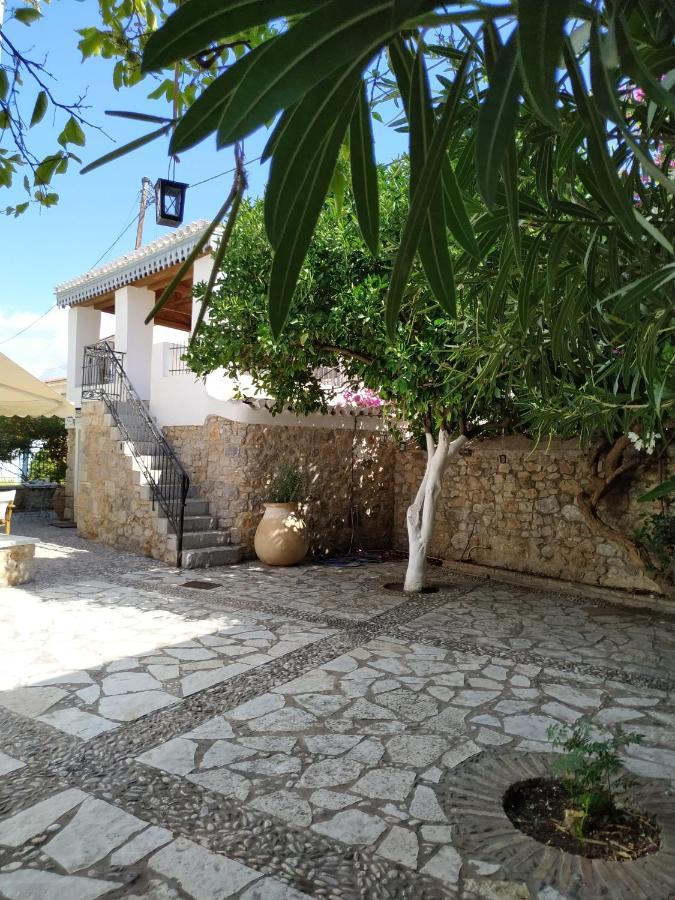 Liknon Guesthouse Villa Galaxídhion Exterior foto
