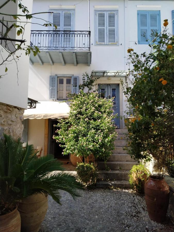 Liknon Guesthouse Villa Galaxídhion Exterior foto